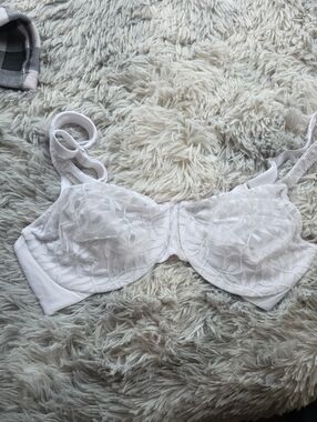 Olga White Lace Underwire Bra with Floral Overlay